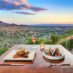 https://desert-sky-vistas-from-private-corner-of-resort.hotelsofphoenix.com